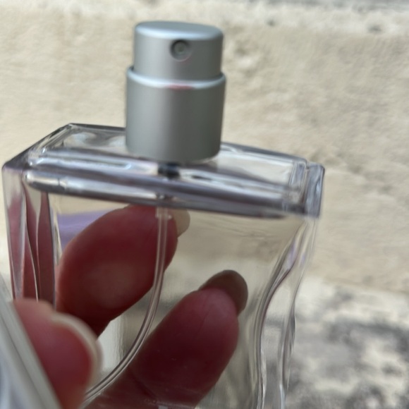 New Liz perfume - Picture 11 of 14